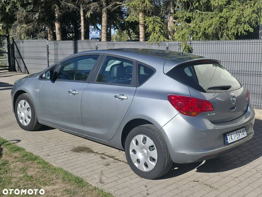 Opel Astra - 4