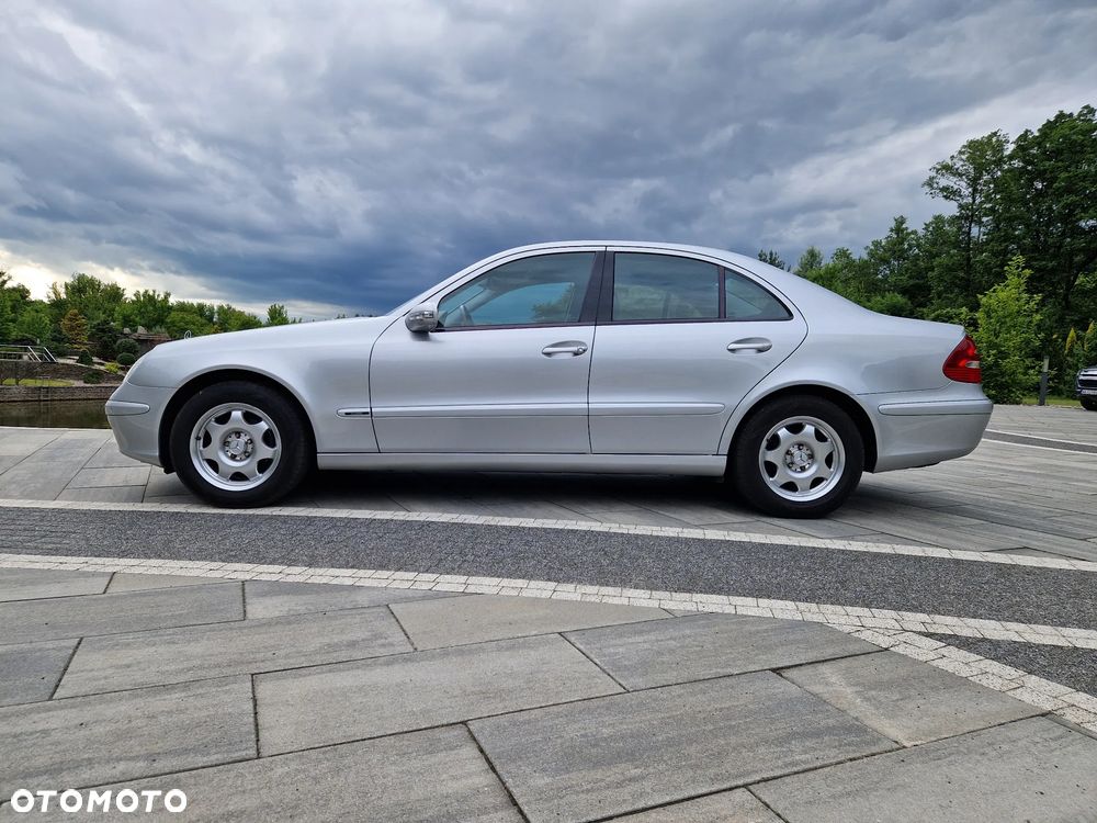 Mercedes-Benz Klasa E - 32