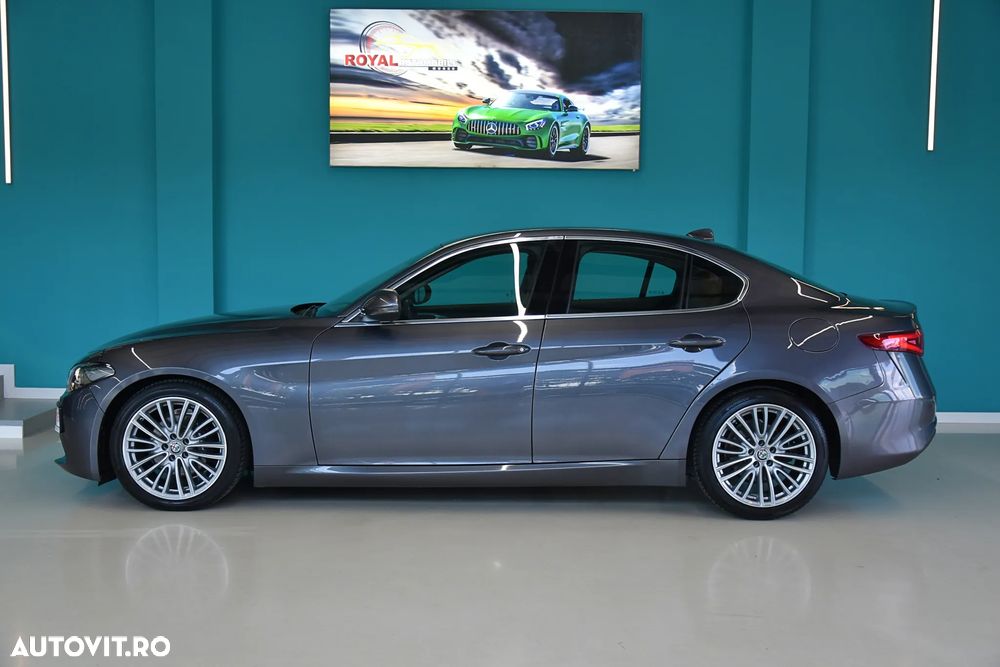 Alfa Romeo Giulia 2.2 JTDM Super - 12