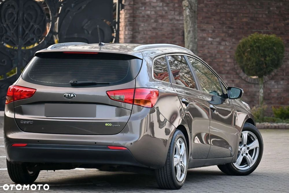 Kia Ceed - 16