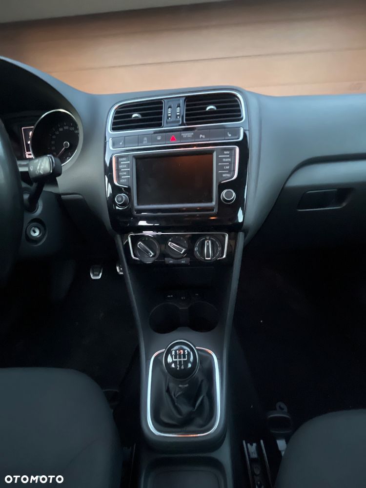 Volkswagen Polo - 11