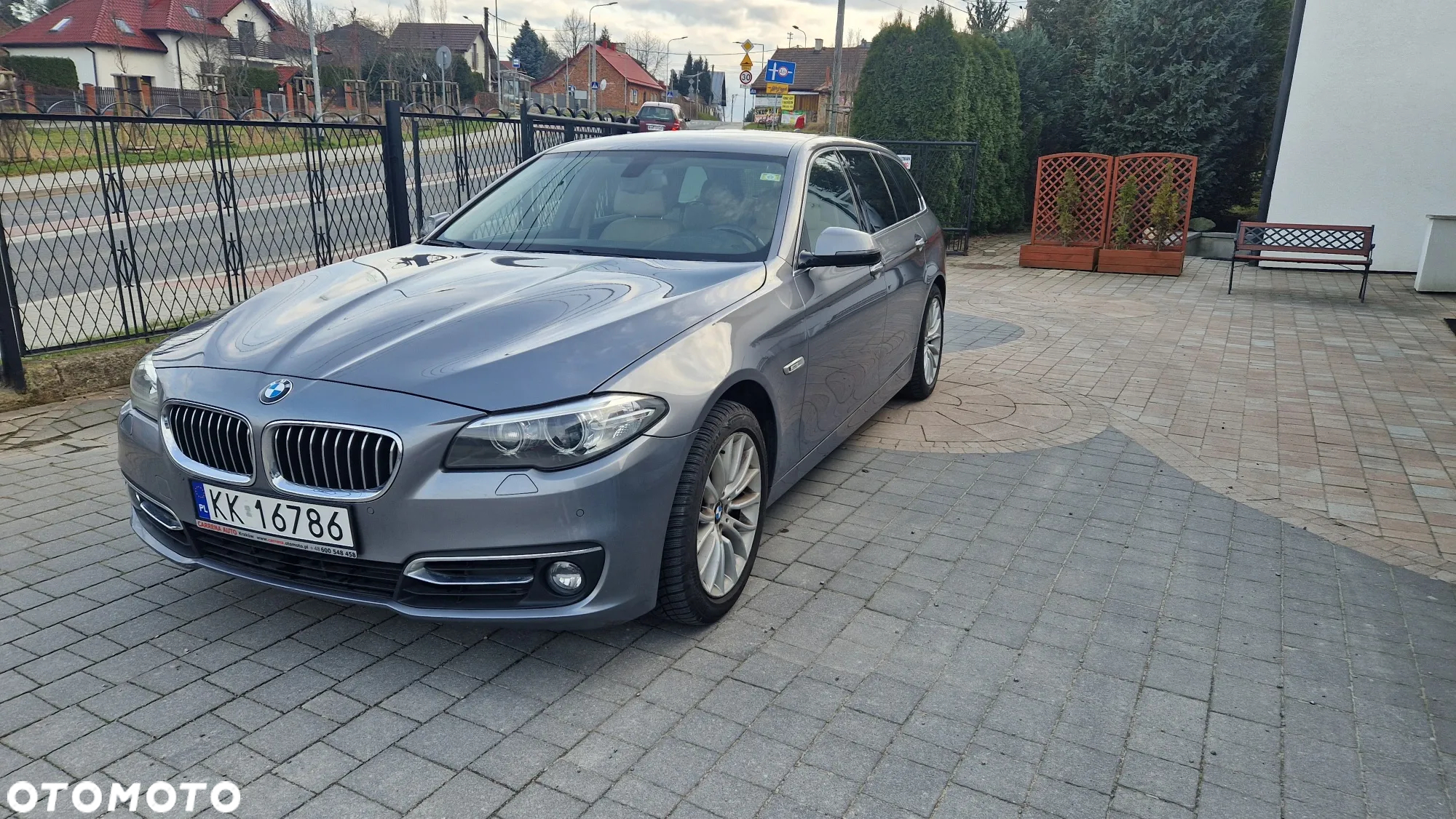 BMW Seria 5 525d xDrive Touring Luxury Line - 19