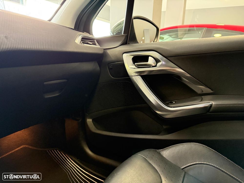 Peugeot 2008 1.6 e-HDi Allure - 9