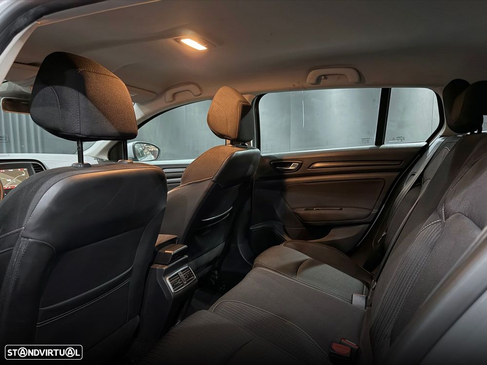 Renault Mégane Sport Tourer 1.5 dCi Limited EDC - 25