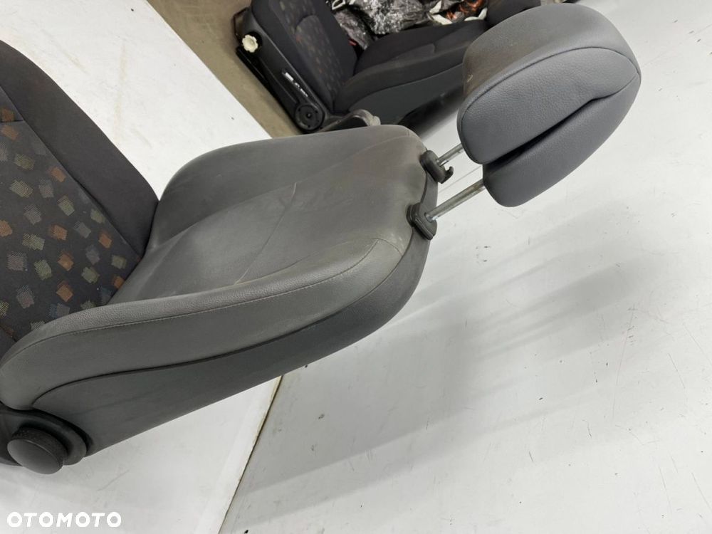 Fotele Mercedes Vito Viano W639 03-14r. siedzisko oparcie kierowcy z podłokietnikiem - 9