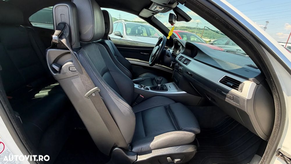 BMW Seria 3 320i M Sport Edition - 12