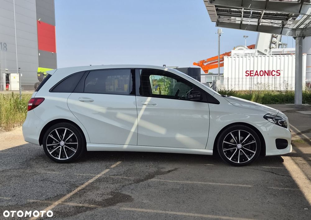 Mercedes-Benz Klasa B 180 UrbanStyle Edition - 8