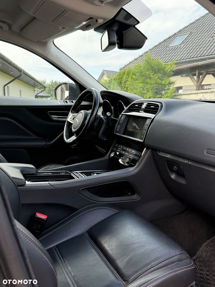 Jaguar F-Pace 2.0 i4D AWD Prestige - 10
