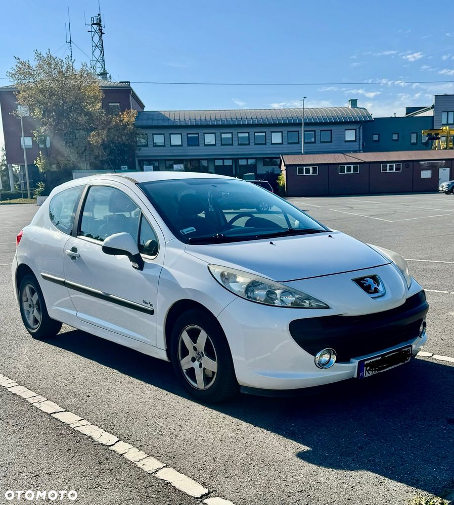 Peugeot 207 2008 photo 2