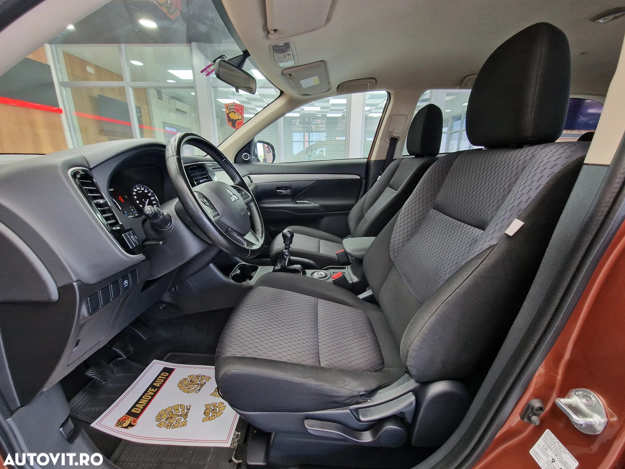Mitsubishi Outlander - 6