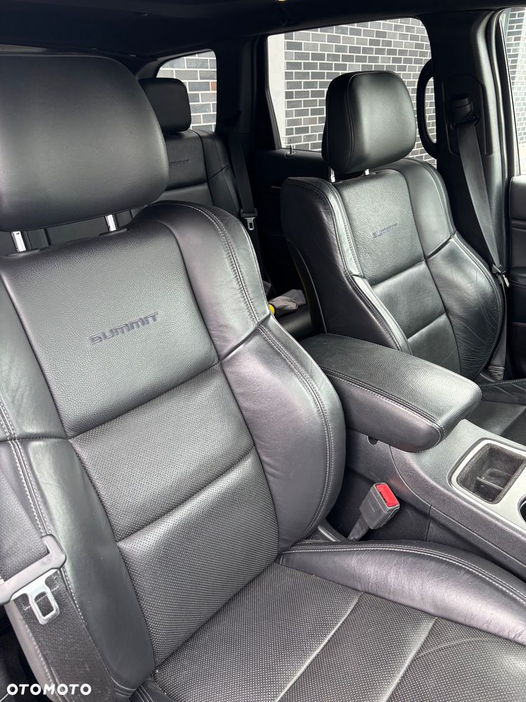 Jeep Grand Cherokee - 21