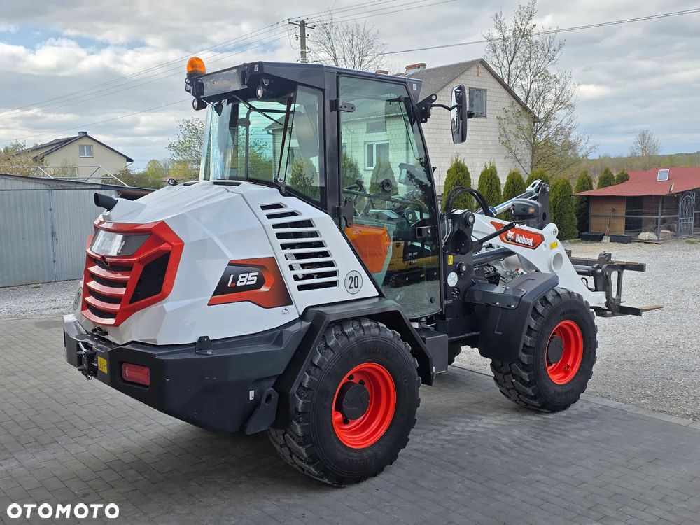 Bobcat Bobcat Ładowarka kołowa Bobcat L 85 jak nowa sprowadzona z Niemiec zadbana łyżka widły serwisowana Cat kamera - 34