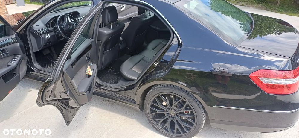 Mercedes-Benz Klasa E 220 CDI BlueEff Avantgarde - 12