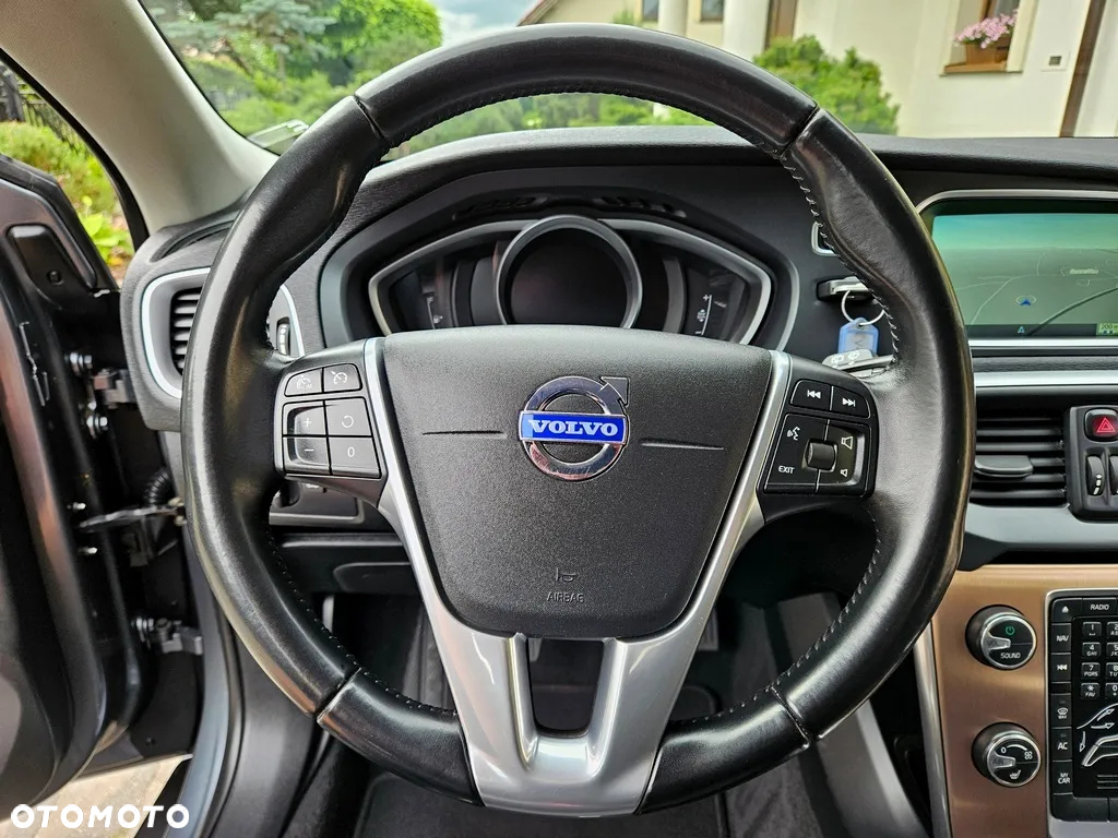 Volvo V40 Cross Country - 16