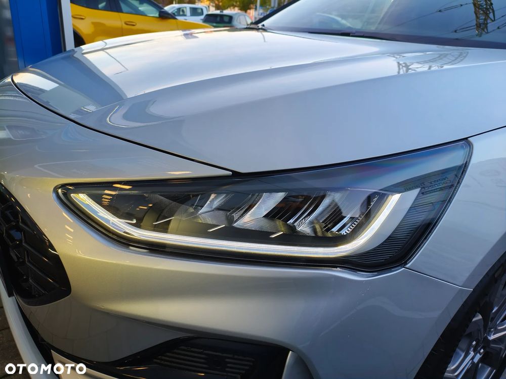 Ford Focus 1.0 EcoBoost mHEV ST-Line X - 12