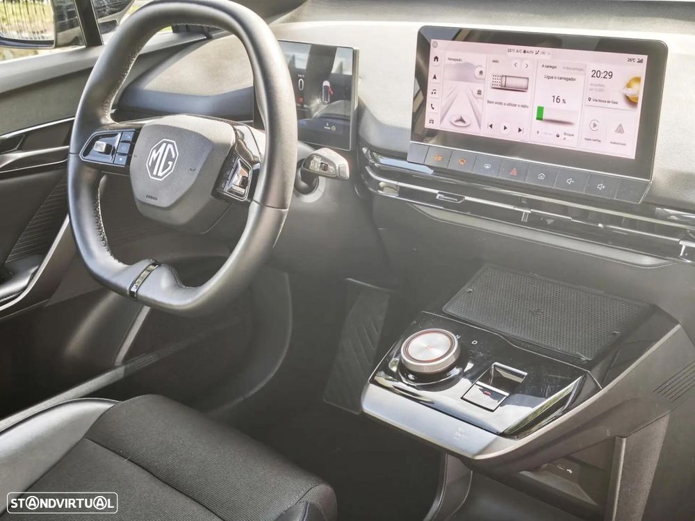 MG MG4 64 kWh Luxury - 13