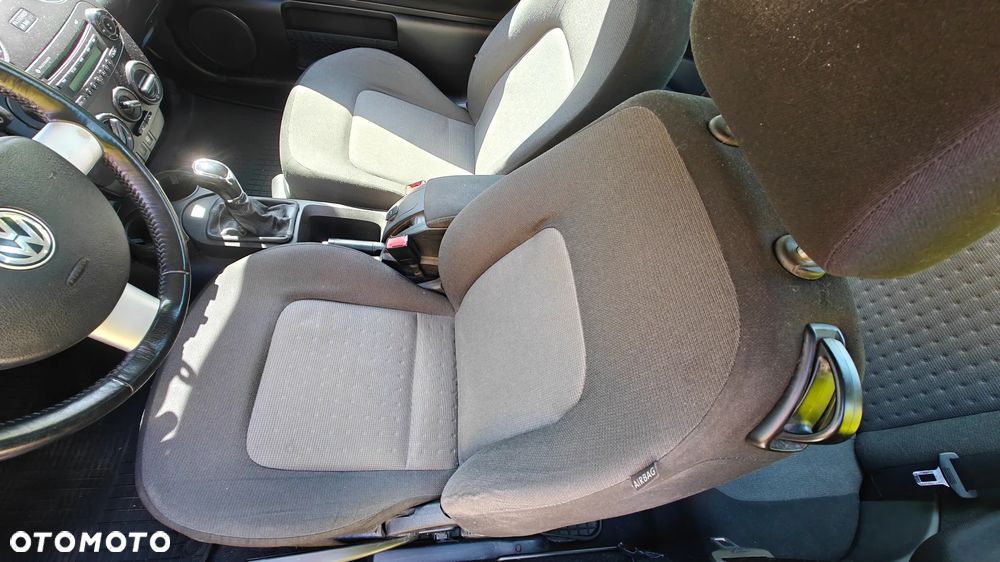 Volkswagen New Beetle - 18