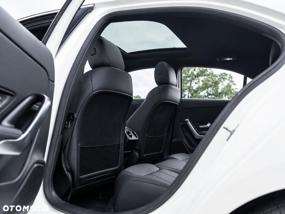 Mercedes-Benz Klasa A 220 4Matic 7G-DCT - 27