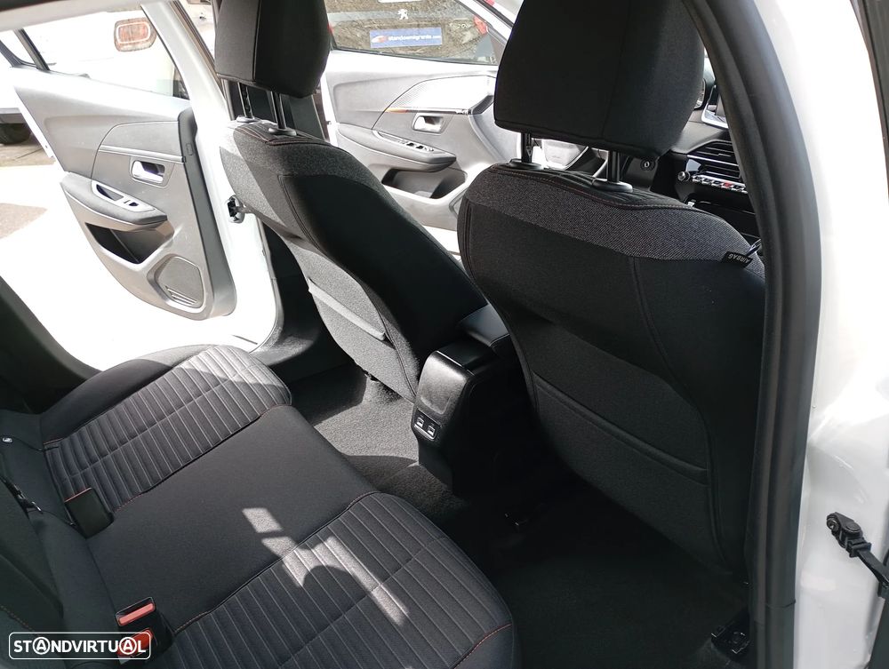 Peugeot 208 PureTech 100 EAT8 Active Pack - 11