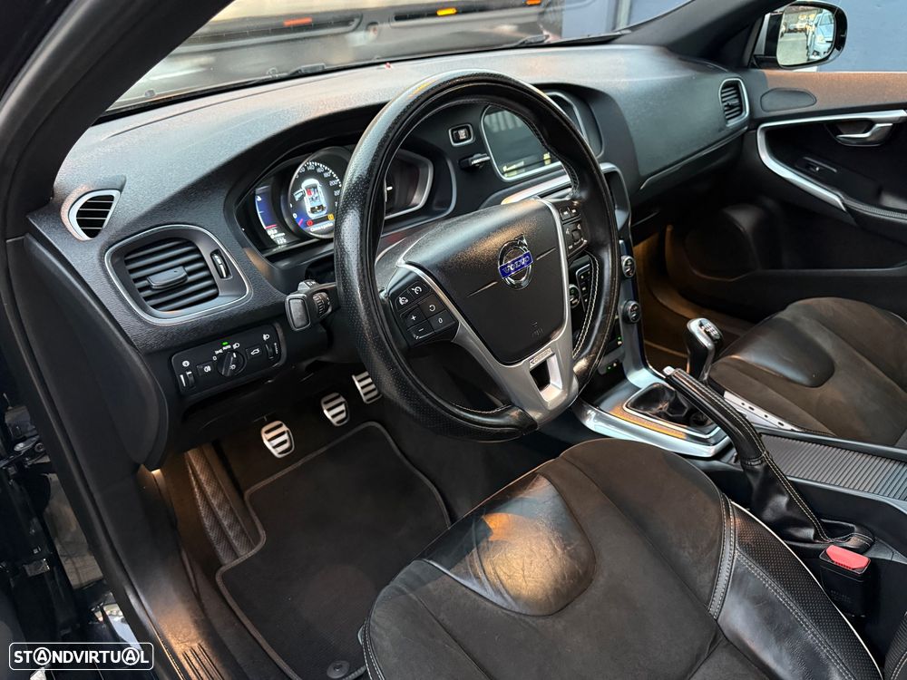 Volvo V40 D2 R Design - 22