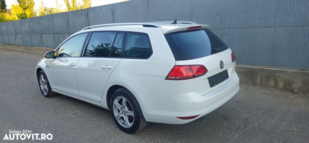 Volkswagen Golf 1.6 TDI BlueMotion Technology Lounge - 3