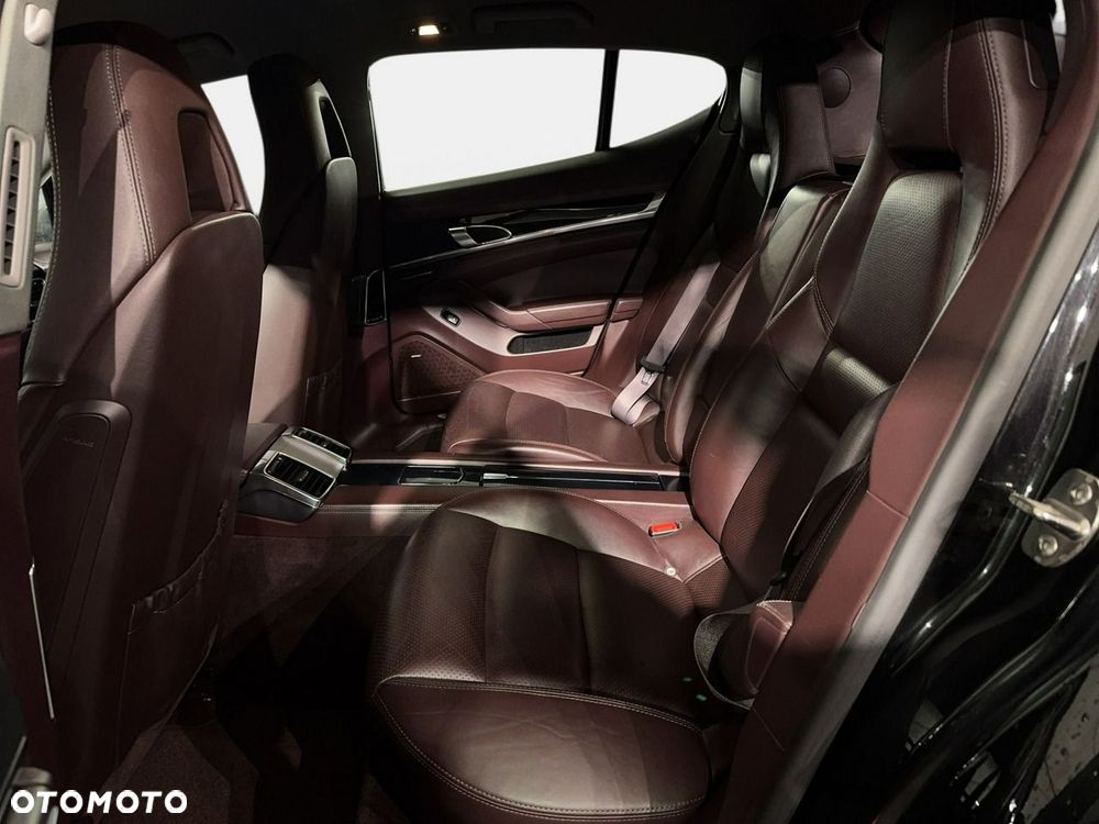 Porsche Panamera - 16