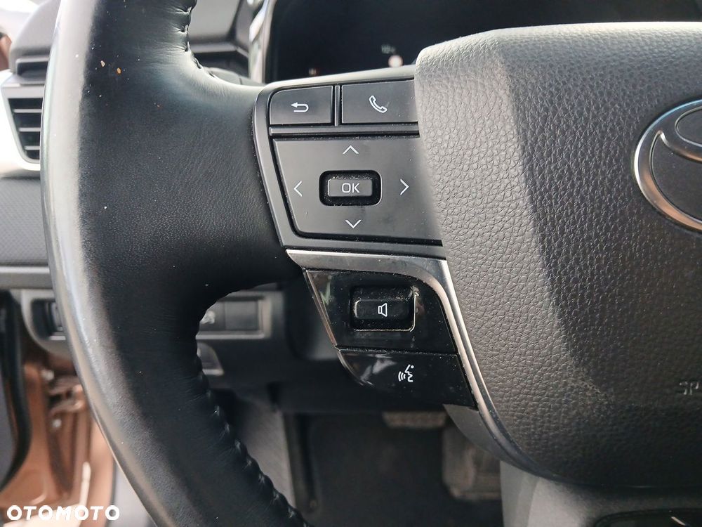 Toyota Camry - 26