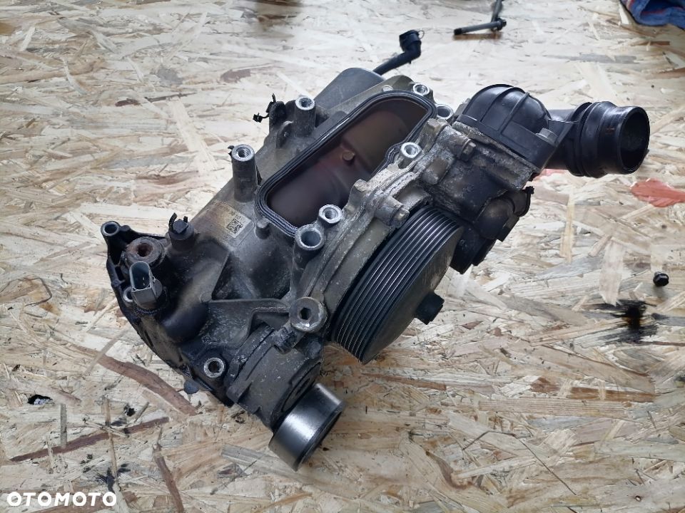 Obudowa filtra oleju OM936 Antos Atego Actros MP4