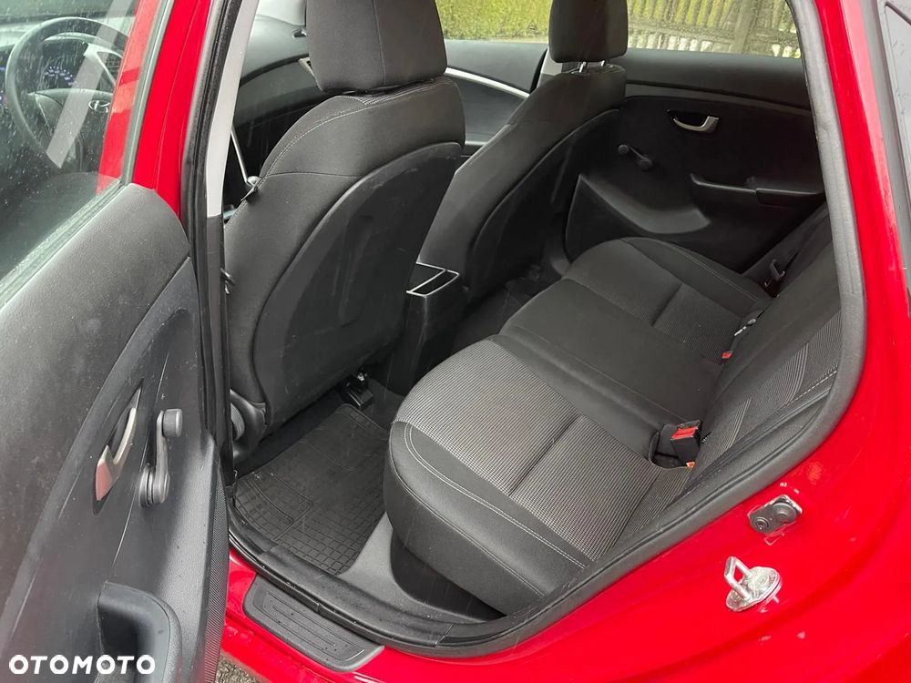 Hyundai i30 1.4 Intro Edition - 8