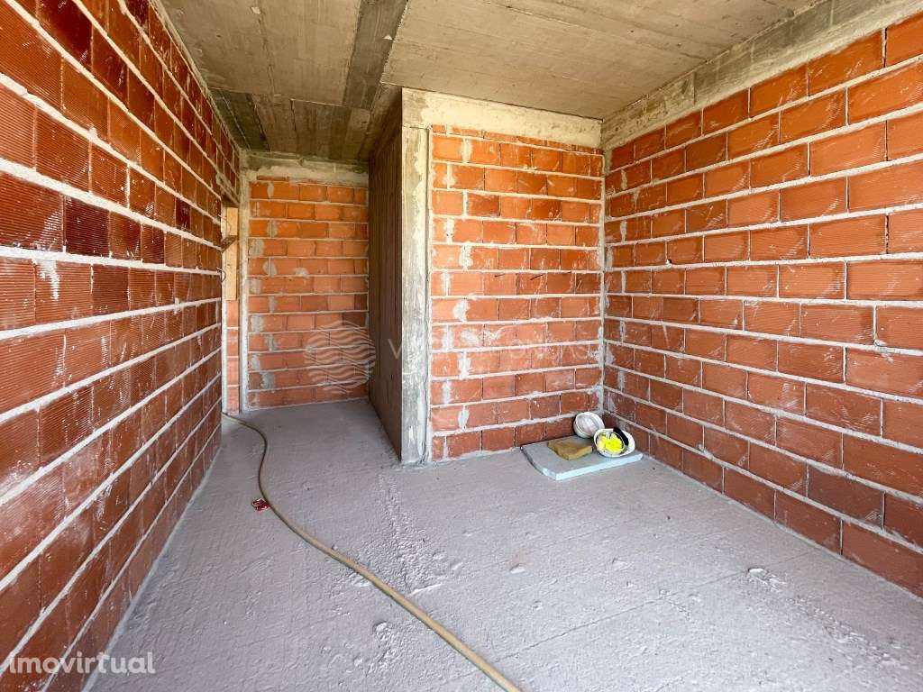 Apartamento T3 Duplex c/ garagem e varandas | Vale de Milhaços | Co... - Grande imagem: 3/57