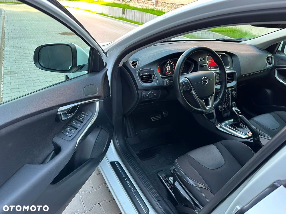 Volvo V40 D2 Drive-E Momentum - 15