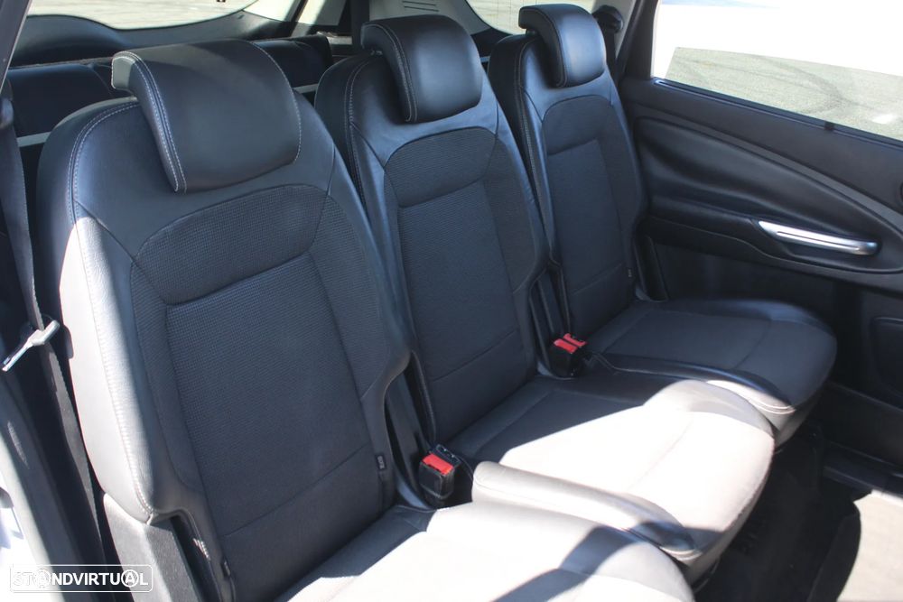 Ford S-Max 1.8 TDCi Titanium 7L - 43