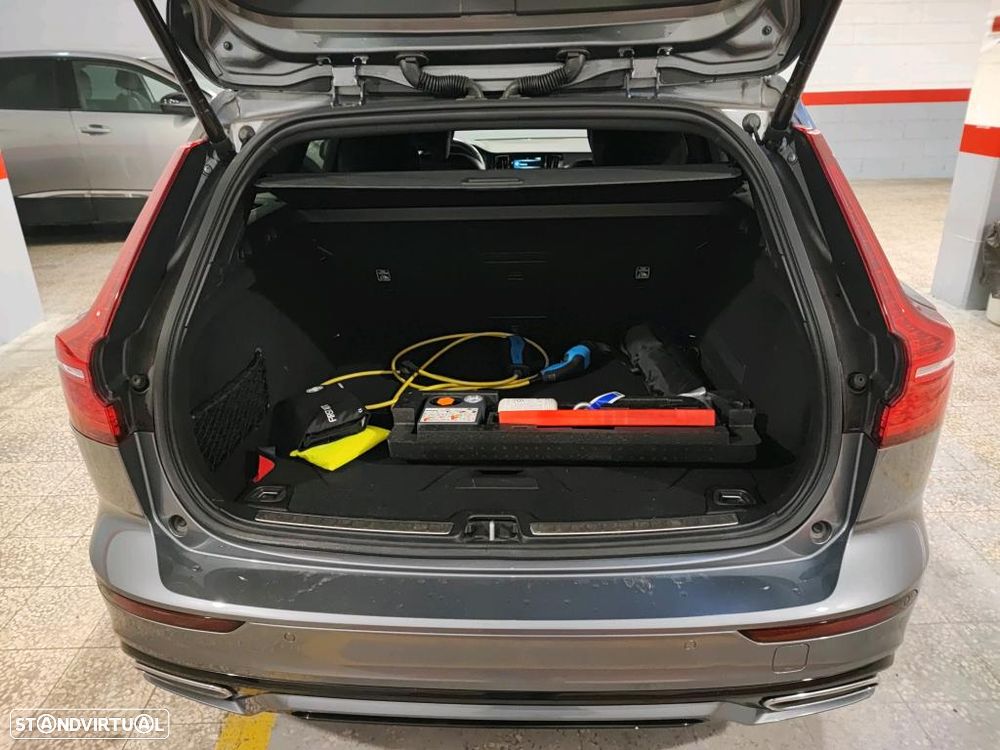 Volvo V60 2.0 T8 AWD TE R-Design - 9