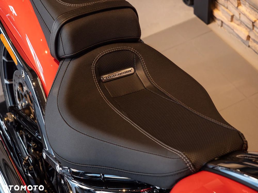 Harley-Davidson Softail Breakout - 10