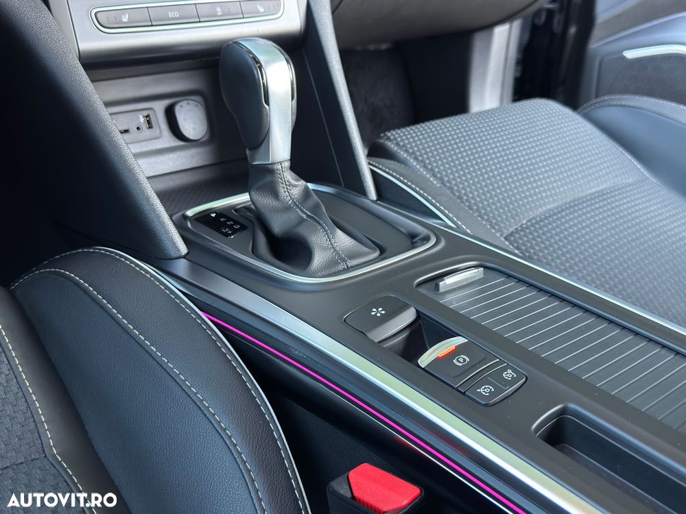 Renault Megane ENERGY dCi 110 EDC BOSE EDITION - 8