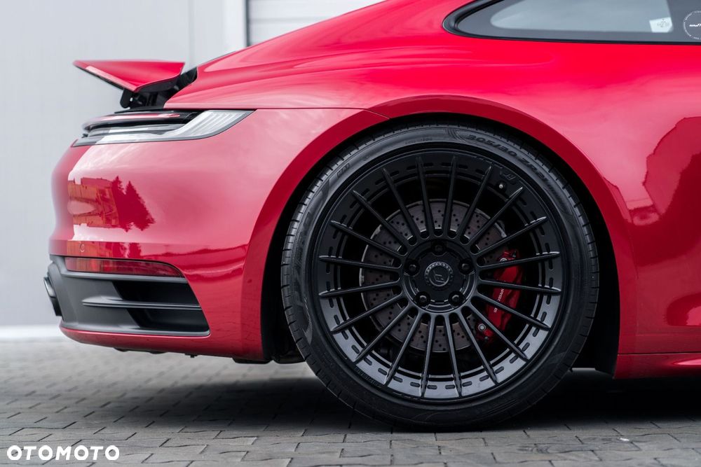 Porsche 911 Carrera 4S - 21