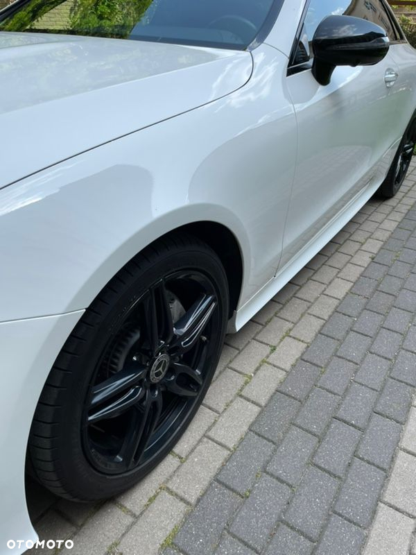 Mercedes-Benz Klasa E 220 d Coupe 4-Matic 9G-TRONIC - 25