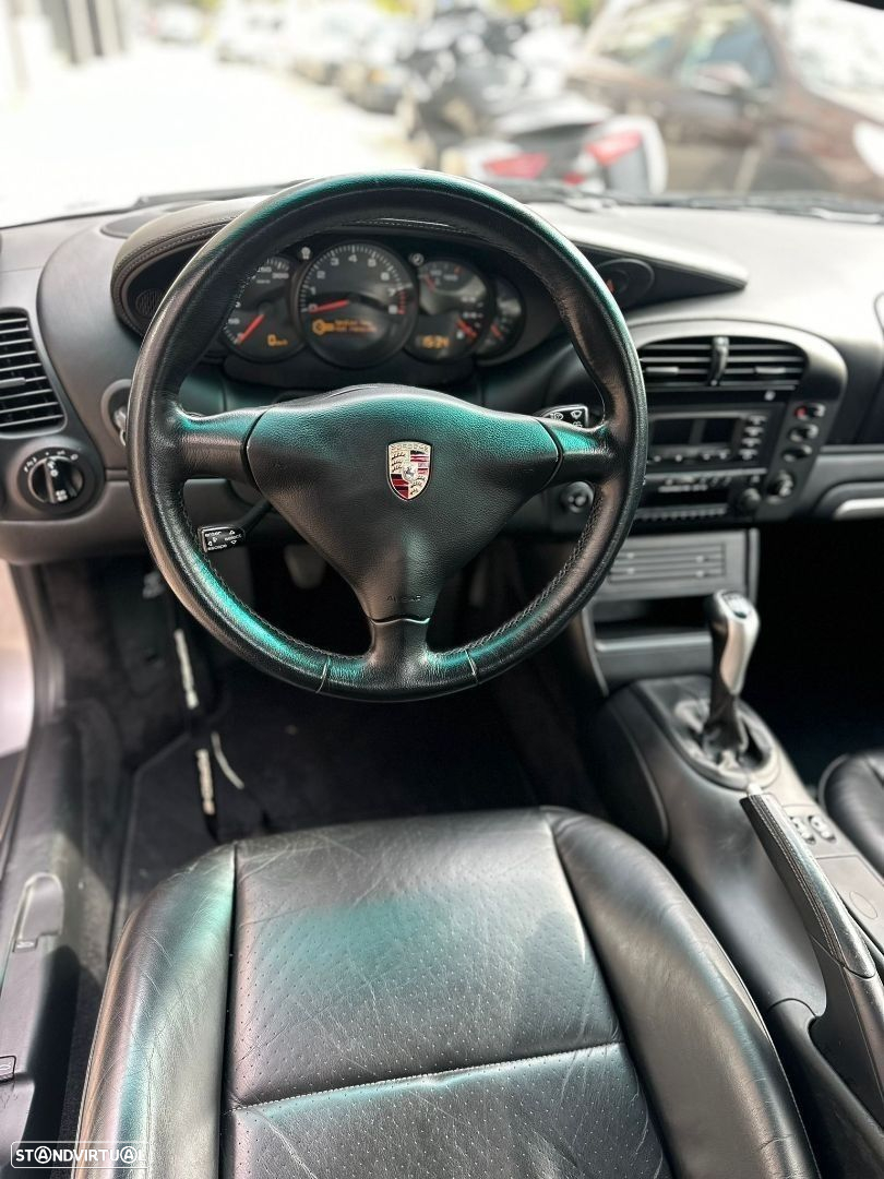 Porsche 911 (996) Carrera - 15