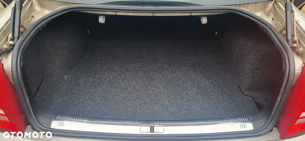 Skoda Superb 1.8 Turbo Comfort - 12