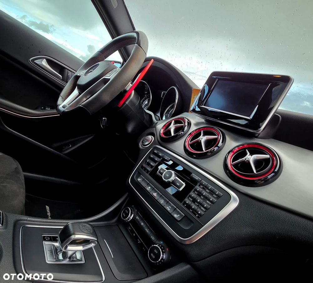 Mercedes-Benz GLA 45 AMG 4-Matic - 30