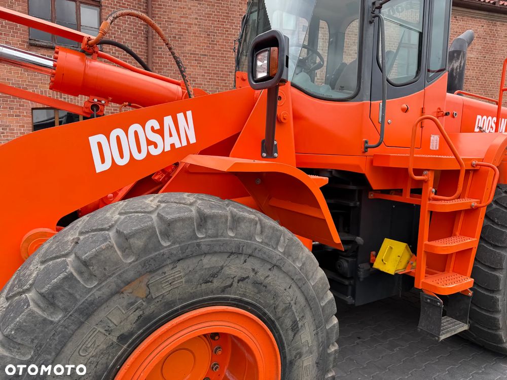 Doosan DL300 - 17