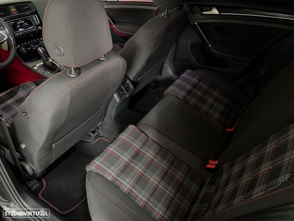 VW Golf 2.0 TSi GTi DSG - 9
