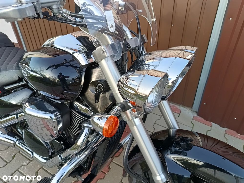 Suzuki Intruder - 10