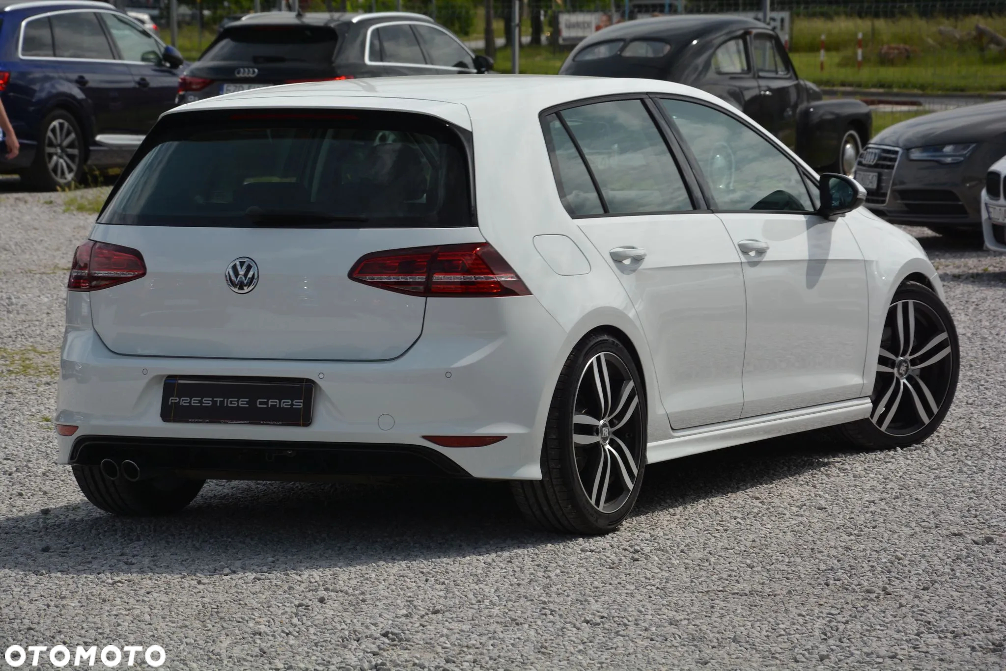 Volkswagen Golf - 11