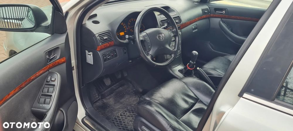 Toyota Avensis 2.0 VVT-i Prestige - 18