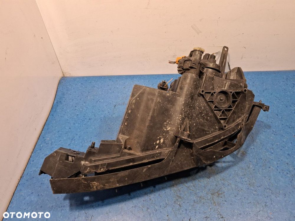 MAZDA 3 REFLEKTOR PRAWY - 6