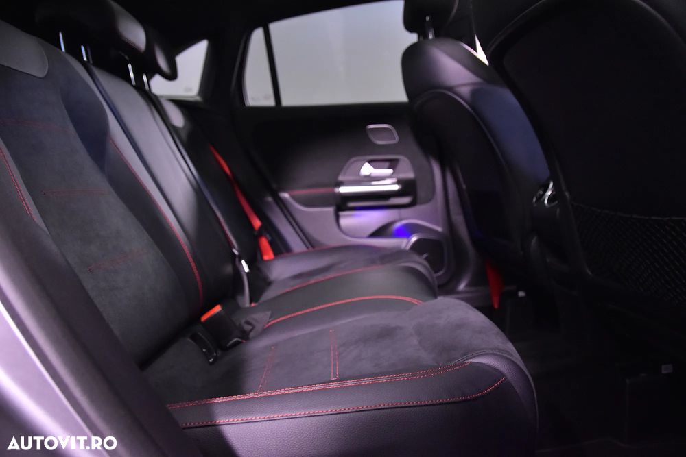 Mercedes-Benz GLA - 13