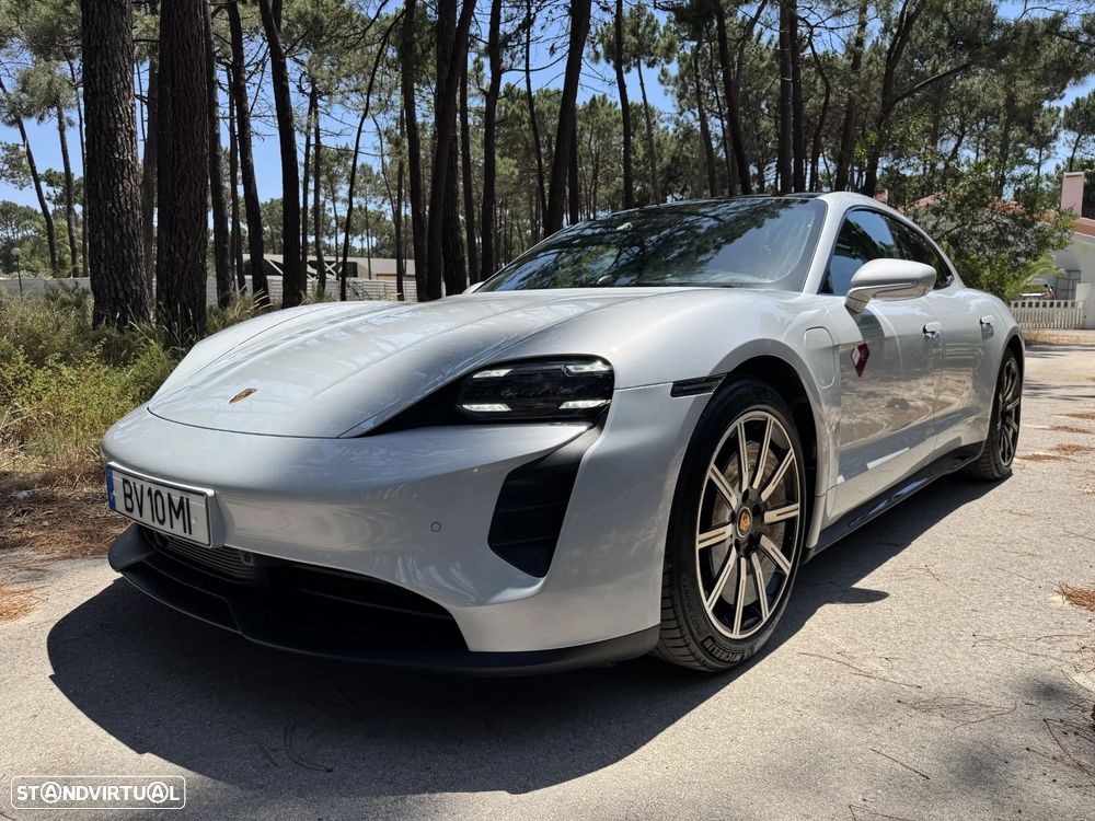 Porsche Taycan Sport Turismo GTS - 12