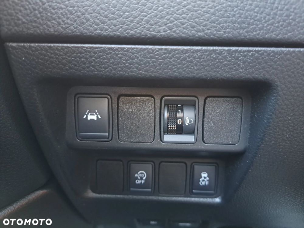 Nissan Qashqai 1.2 DIG-T N-Connecta - 26