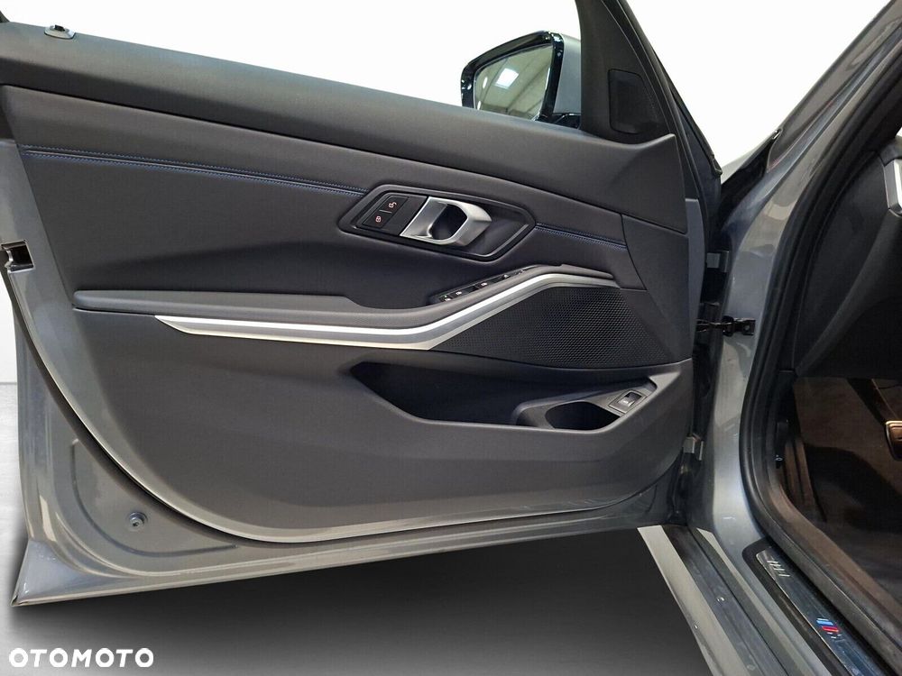BMW Seria 3 - 12